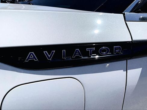 Used 2020 Lincoln Aviator Grand Touring w/ Elements Package Plus AWD/4WD image 12