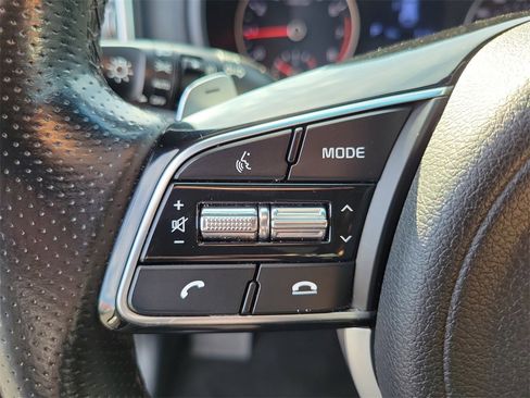 Used 2022 Kia Sportage Nightfall Edition image 5