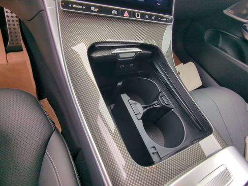 Certified 2025 Mercedes-Benz CLE 300 4MATIC Coupe image 9