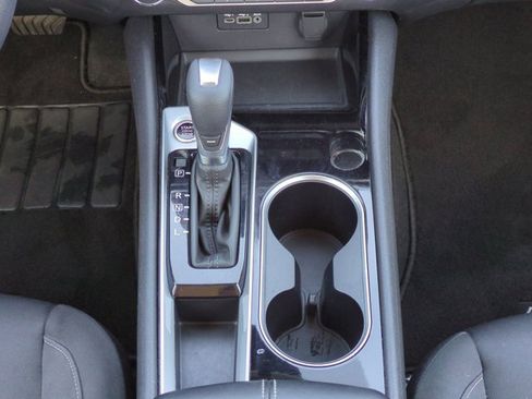 Used 2024 Nissan Altima 2.5 SV image 18