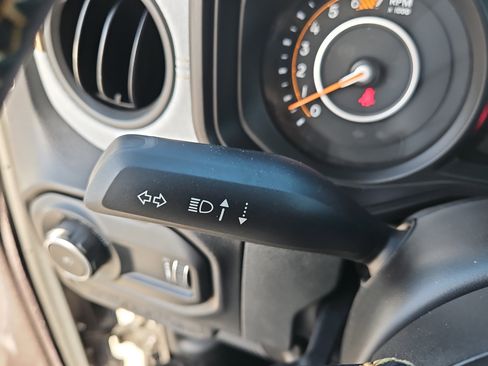 Used 2024 Jeep Wrangler Sport S image 19