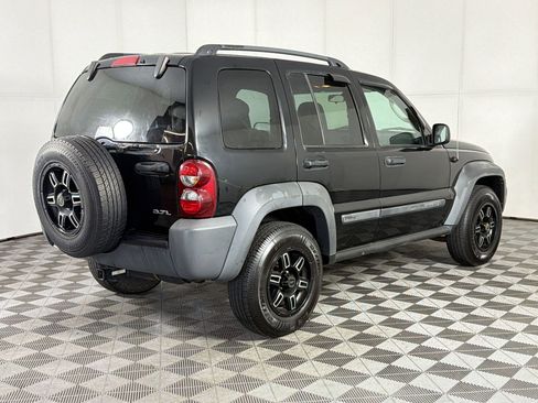 Used 2007 Jeep Liberty Sport AWD/4WD image 9