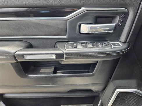 Used 2019 RAM 2500 Laramie w/ Black Appearance Package AWD/4WD image 20