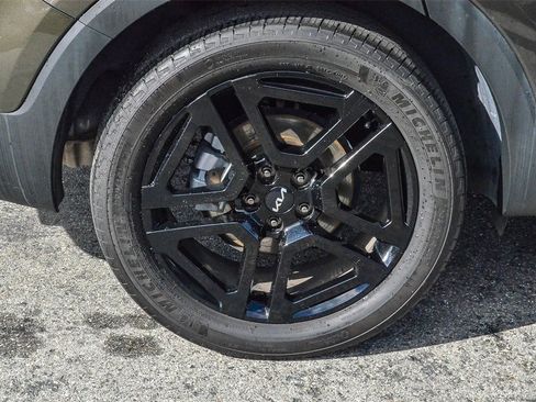 Used 2023 Kia Telluride EX X-Line image 9