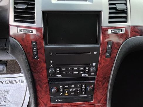 Used 2009 Cadillac Escalade 4WD Hybrid image 12