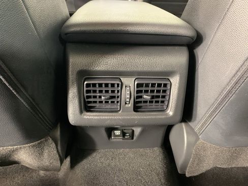 Used 2025 Toyota Camry SE image 33