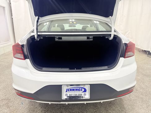Used 2019 Hyundai Elantra SE image 10