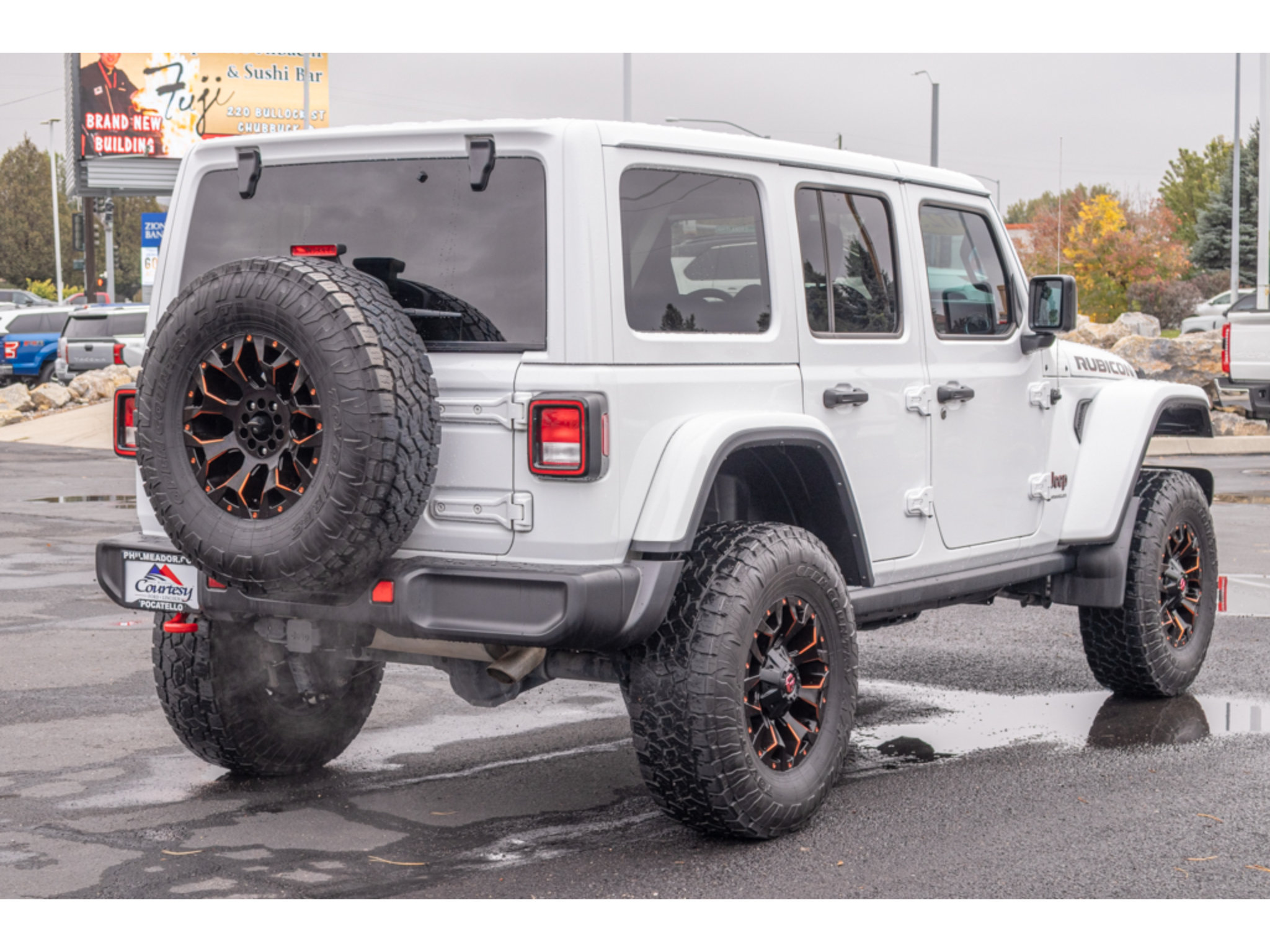Used 2023 Jeep Wrangler Unlimited Rubicon AWD/4WD image 3