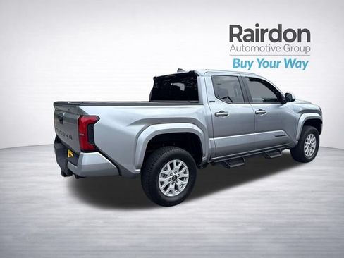Used 2025 Toyota Tacoma SR5 AWD/4WD image 7