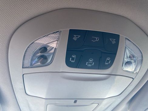 Used 2021 Chrysler Pacifica Touring-L w/ Uconnect Theater Family Group image 29