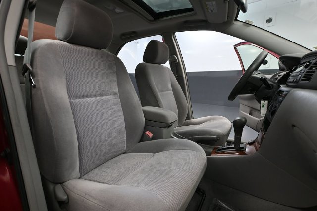 Used 2005 Toyota Corolla LE w/ Audio Value Pkg FWD image 35
