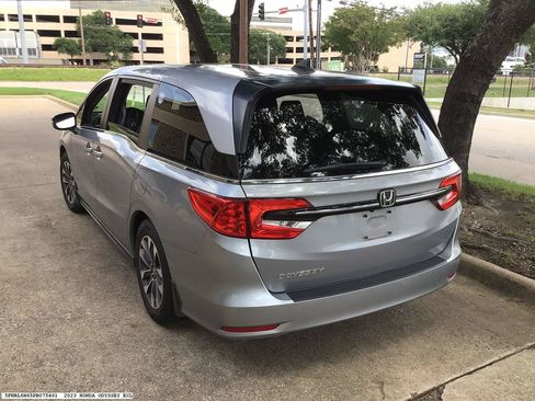 Used 2023 Honda Odyssey EX-L image 3
