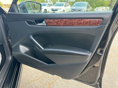 Used 2013 Volkswagen Passat 2.5 SEL Premium image 15