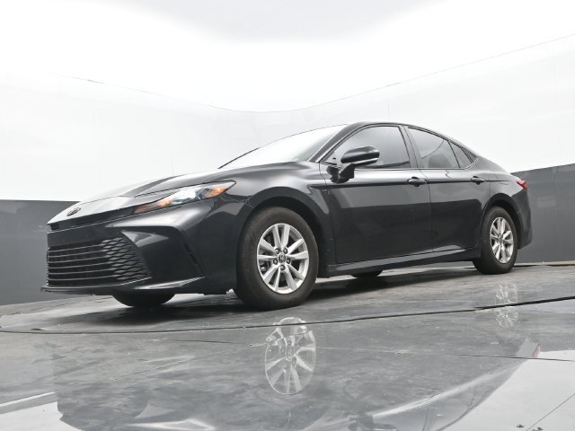 Used 2025 Toyota Camry LE FWD image 12