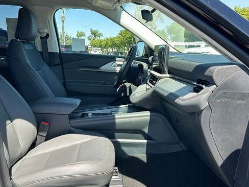 New 2026 Ford Explorer Active w/ Active Comfort Package RWD image 11