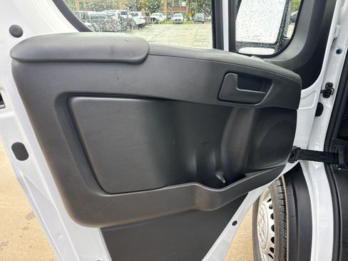Used 2025 RAM ProMaster 2500 w/ U-Haul Equipment Group FWD image 13