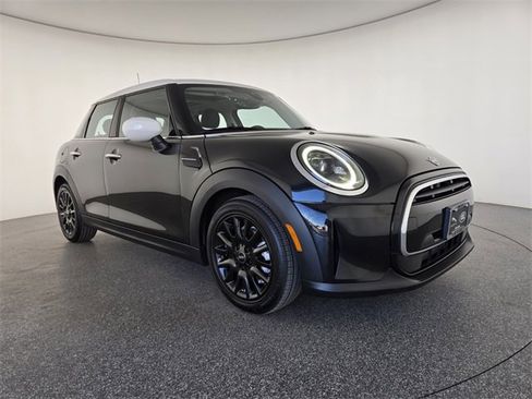 Used 2023 MINI Cooper 4-Door Hardtop image 15