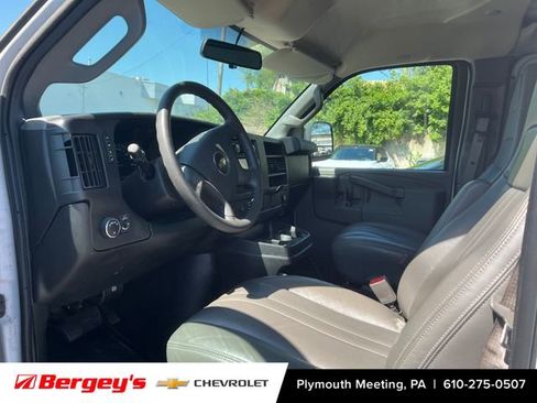 Certified 2021 Chevrolet Express 2500 image 3