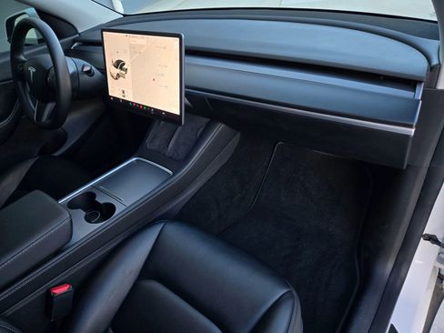 Used 2021 Tesla Model Y Long Range image 2