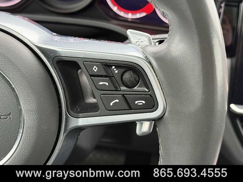 Used 2022 Porsche Cayenne image 18
