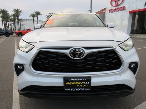 Certified 2023 Toyota Highlander L image 2