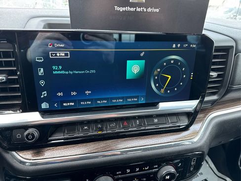 Used 2023 Chevrolet Silverado 1500 LT w/ Convenience Package II image 11