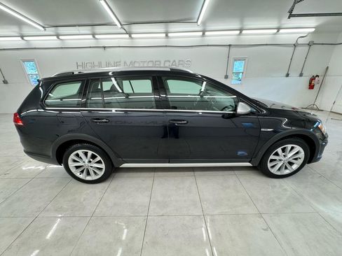Used 2017 Volkswagen Golf Alltrack SEL AWD/4WD image 4