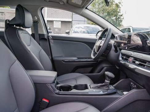 New 2026 Kia K4 EX image 8