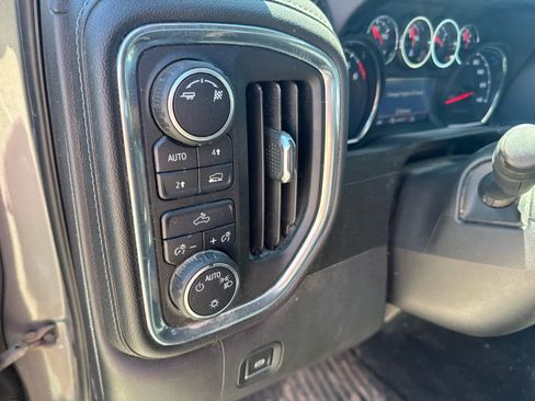 Used 2019 Chevrolet Silverado 1500 LT w/ Texas Edition AWD/4WD image 15