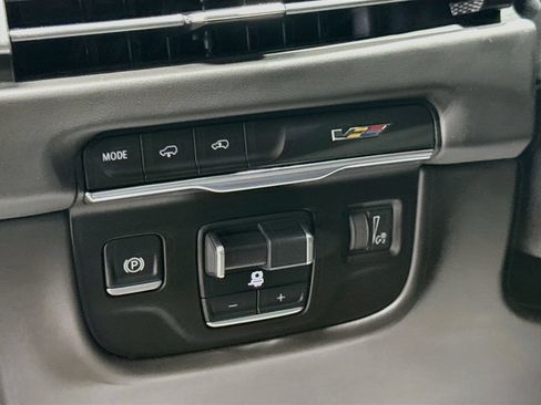 Used 2025 Cadillac Escalade V AWD/4WD image 10