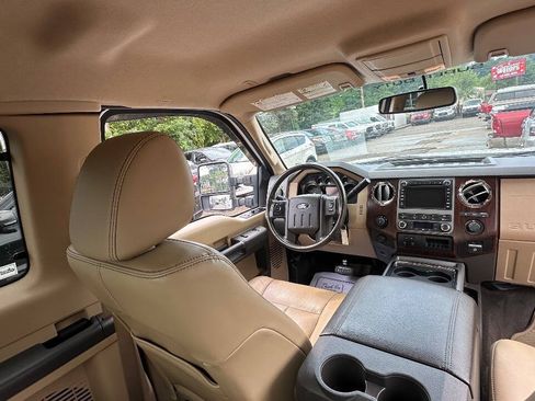 Used 2011 Ford F250 Lariat w/ Chrome Pkg AWD/4WD image 9