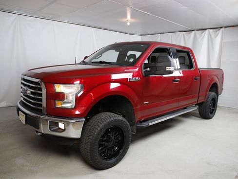 Used 2015 Ford F150 XLT w/ Equipment Group 301A Mid AWD/4WD image 19