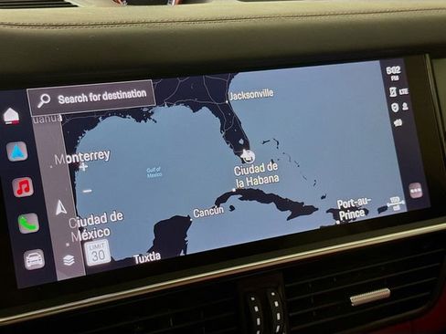 Used 2023 Porsche Cayenne Coupe image 15