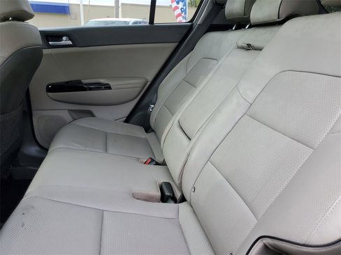 Used 2018 Kia Sportage SX image 11