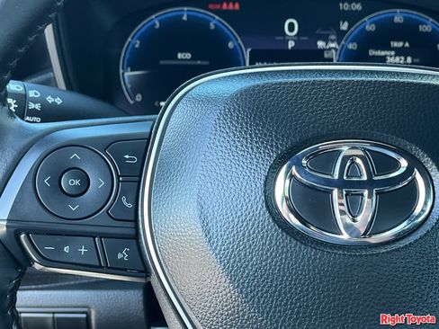 Certified 2026 Toyota Corolla SE w/ SE Package FWD image 23