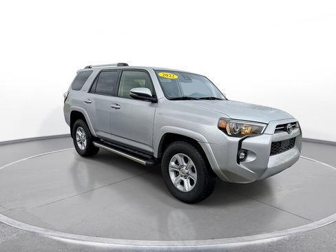 Used 2022 Toyota 4Runner SR5 Premium w/ Moonroof Package RWD image 2