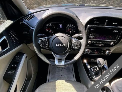 Used 2022 Kia Soul S FWD image 5