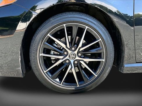 Used 2021 Toyota Camry SE w/ Convenience Package FWD image 32