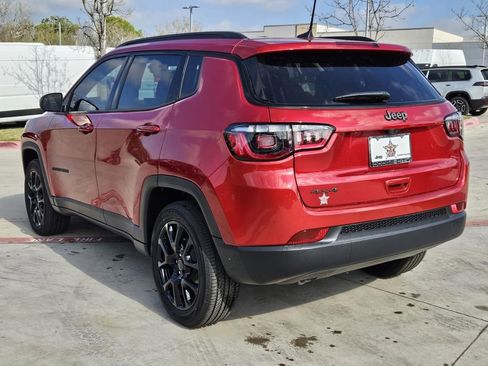 New 2026 Jeep Compass Latitude image 3