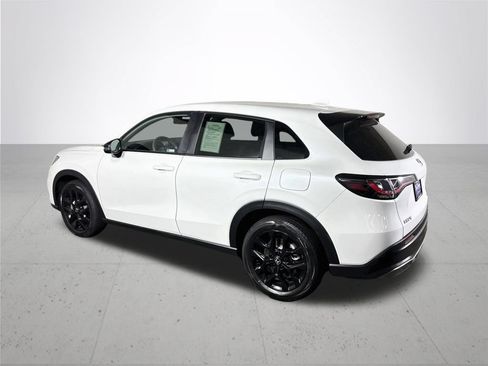 Used 2024 Honda HR-V Sport image 8