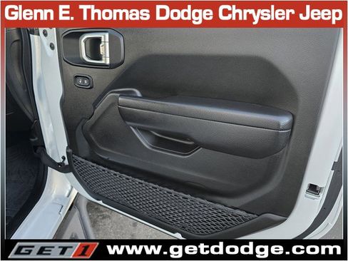 Certified 2023 Jeep Gladiator Willys image 33