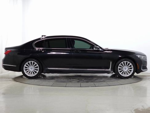 Used 2020 BMW 745e xDrive image 9