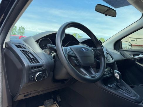 Used 2016 Ford Focus SE FWD image 14