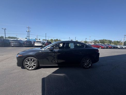 Used 2022 MAZDA MAZDA3 s FWD image 5