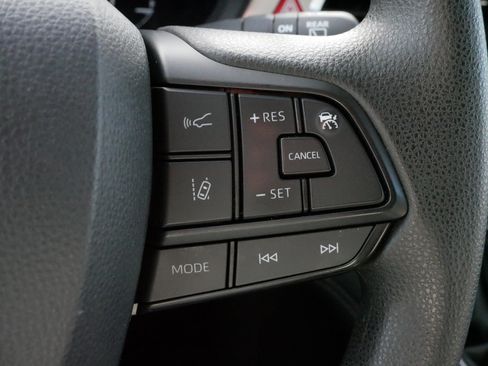 Used 2025 Toyota Sienna LE image 25