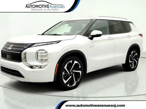 Used 2023 Mitsubishi Outlander SEL 40th Anniversary AWD/4WD image 1