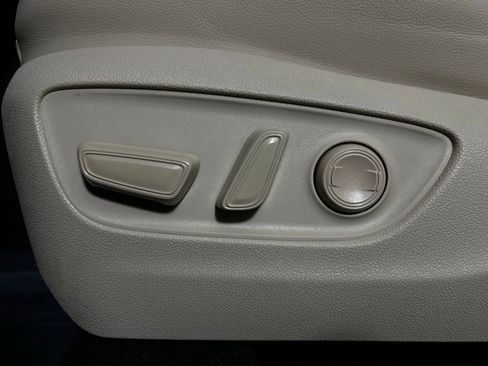 Certified 2025 Toyota Highlander Limited image 14