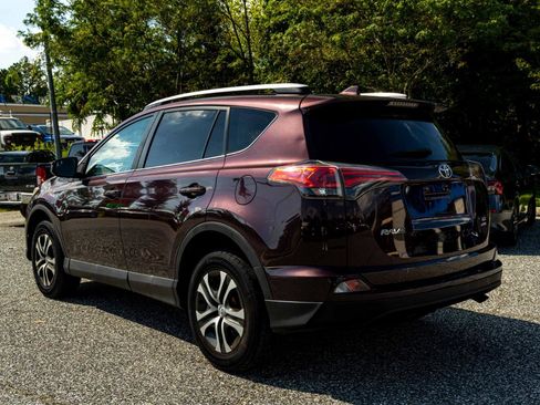 Used 2016 Toyota RAV4 LE AWD/4WD image 4