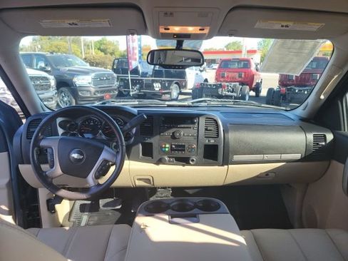 Used 2009 Chevrolet Silverado 1500 LT w/ Power Pack Plus RWD image 17