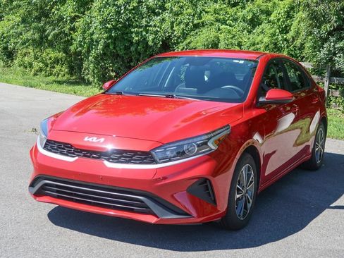 Used 2023 Kia Forte LXS FWD image 4
